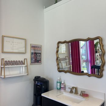 The Housewives - Hair Salons Near Me - Monroe, Washington