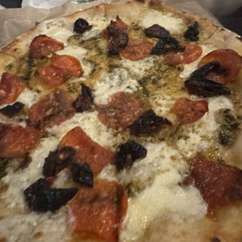 Blue Duck Winery - Wilcat pizza - Pesto, Mozzarella, Pepperoni & Sun Dried tomatoes - Wine Tasting Room Near Me - Cisco, Texas