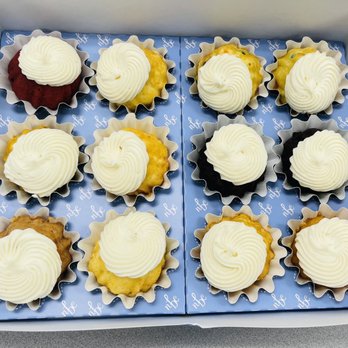 Nothing Bundt Cakes - Bakeries Near Me - Lake Mary, Florida