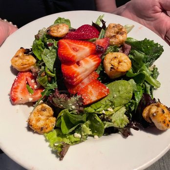 Colton's Social House - Strawberry Fields Salad - New American Near Me - Clovis, California
