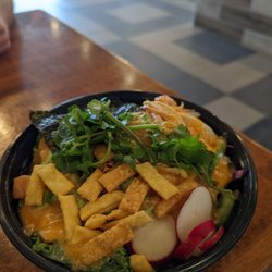 Asian Garden - Poke bowl with spicy salmon and spicy crab