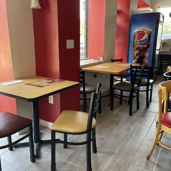 New York Pizzeria - Inside - Pizza Near Me - Norfolk, Virginia
