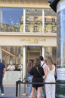 La Pâtisserie du Meurice par Cedric Grolet by null