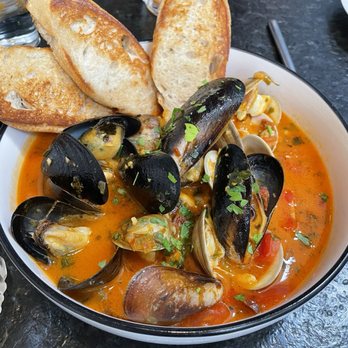 Central Bodega - Oysters and Clams Appetizer - Wine Bars Near Me - Albuquerque, New Mexico