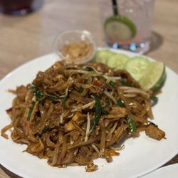 Lao'd District - Pad Thai- spicy