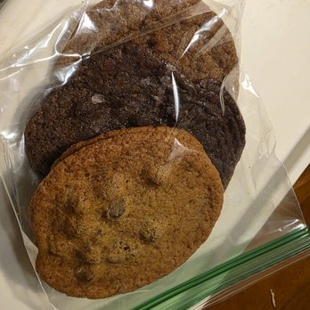 Crumbl - Vallejo - Biscoff, Brownies batter, and chocolate chip thins - Bakeries Near Me - Vallejo, California Crumbl - Vallejo - Biscoff, Brownies batter, and chocolate chip thins - Bakeries Near Me - Vallejo, California