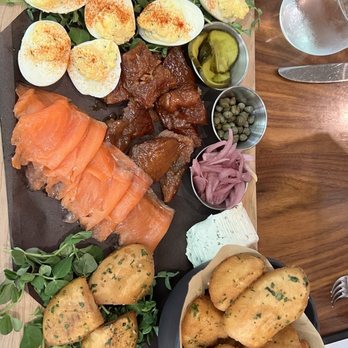 Showcase Restaurant & Bar - Seafood Near Me - Vancouver, British Columbia Showcase Restaurant & Bar - Seafood Near Me - Vancouver, British Columbia