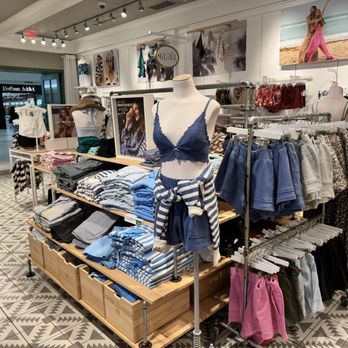 Aerie - Women's Clothing Near Me - Virginia Beach, Virginia Aerie - Women's Clothing Near Me - Virginia Beach, Virginia