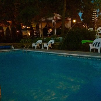 Maxwell Mansion - Pool @ NIGHT - Hotels Near Me - Lake Geneva, Wisconsin