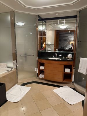 The Ritz-Carlton, Tokyo by null