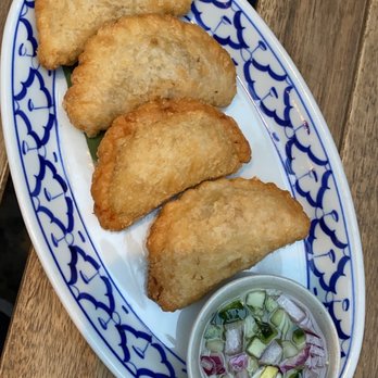 Glur - Vegan Curry Puff (filling is potato and chickpeas) - Thai Near Me - New York, New York