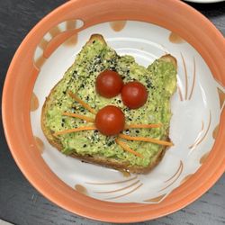 The Kitty Beautiful - Avocado toast