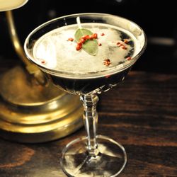 Limonadier - Cocktail No. 7. Black and beauty.