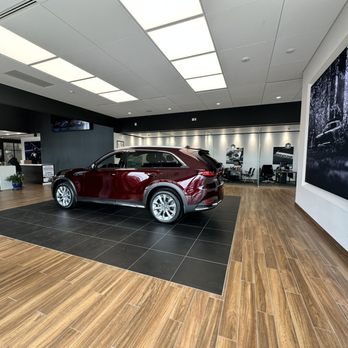 Steet Ponte Mazda - Showroom - Car Dealers Near Me - Yorkville, New York Steet Ponte Mazda - Showroom - Car Dealers Near Me - Yorkville, New York