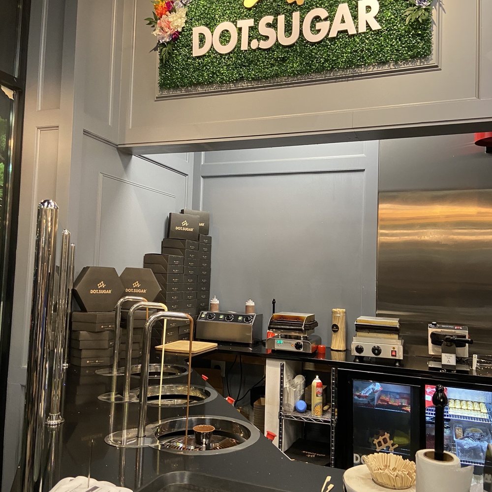 Dot Sugar - Chocolate faucet/fountains! - Desserts Near Me - Beaverton, Oregon
