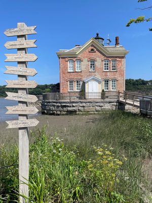 Saugerties Lighthouse by null