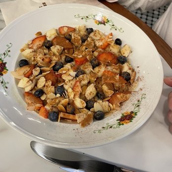 Cafe Landwer - Oatmeal - Mediterranean Near Me - Boston, Massachusetts Cafe Landwer - Oatmeal - Mediterranean Near Me - Boston, Massachusetts