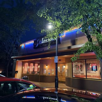 Blossom Vegetarian - Vietnamese Near Me - Renton, Washington