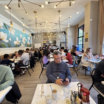 Sweet Maple - 06.15.25 busy dining room this morning - American Near Me - San Francisco, California Sweet Maple - 06.15.25 busy dining room this morning - American Near Me - San Francisco, California