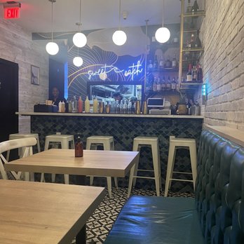 Sweet Catch  - Bar area - Seafood Near Me - Brooklyn, New York