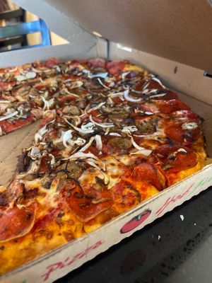 Vinny's Pizza by null