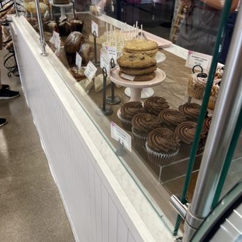 Lux Sucre Desserts - Dessert case - Desserts Near Me - Wilsonville, Oregon