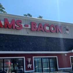 Oscar's Adirondack Smoke House - Exterior