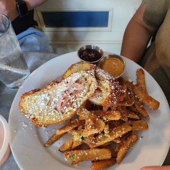 Cafe Orleans - Monte Cristo sandwich - Cajun/Creole Near Me - Anaheim, California