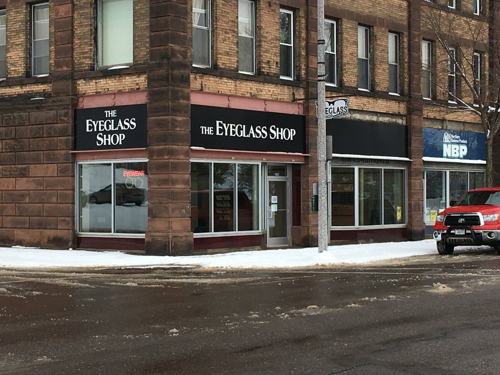 the eyeglass shop