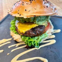 Dulf's Burger - Avocado Burger medium und yummy