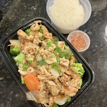 The Coconut Elk Grove - Garlic Pepper w/ chicken - Thai Near Me - Elk Grove, California The Coconut Elk Grove - Garlic Pepper w/ chicken - Thai Near Me - Elk Grove, California