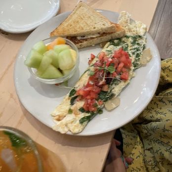 Cafe Seventy Two - Breakfast & Brunch Near Me - Ewing, New Jersey