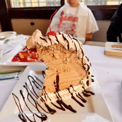 The Crab Pot Bellevue - Sourdough Loaf & Butter Almond Crusted Mud Pie