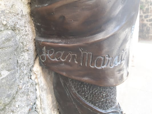 Le Passe-Muraille by null