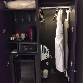 Hotel Indigo - Mini fridge, safe, robes and slippers - Hotels Near Me - London, XGL