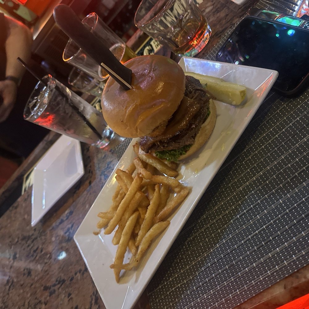 The Tipsy Boar - Texas BBQ Beef Burger - New American Near Me - Hollywood, Florida