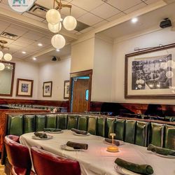 Maggiano's Little Italy - Dining room