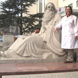 Gina Halsey Acupuncture & Chinese Herbology - Gina Halsey, LAc (CA), Dipl. O.M. (NCCAOM) at Qingdao University Medical Hospital in China, 2007.