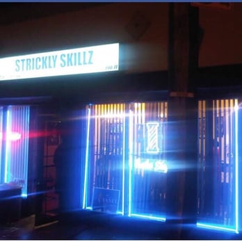 Strickly Skillz Barbershop - Barbershop Front - Men's Hair Salons Near Me - Hollis, New York Strickly Skillz Barbershop - Barbershop Front - Men's Hair Salons Near Me - Hollis, New York