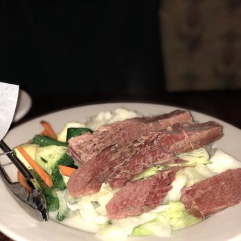 Murphy's Bar & Grill - Corned beef & cabbage with steamed veggies and mashed potatoes - Irish Pub Near Me - Honolulu, Hawaii Murphy's Bar & Grill - Corned beef & cabbage with steamed veggies and mashed potatoes - Irish Pub Near Me - Honolulu, Hawaii