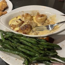 Canal Grille - Lemon butter scallops with green beans