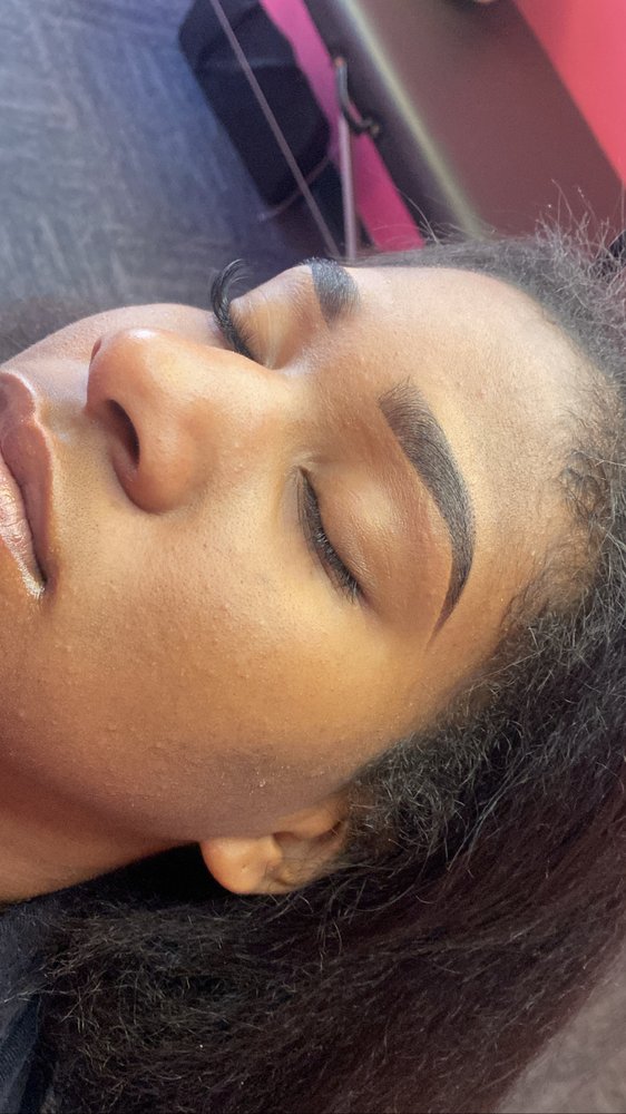 Wow Brows Logo