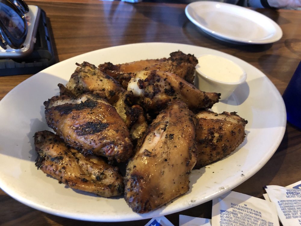 Order SMOKED WINGS food online from Baldy's Barbeque store, Bend on bringmethat.com