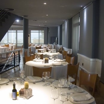 Kiko Port - Comedor - Mediterranean Near Me - Oliva, V