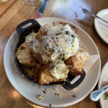 North Italia - White truffle garlic bread - Italian Near Me - Austin, Texas North Italia - White truffle garlic bread - Italian Near Me - Austin, Texas