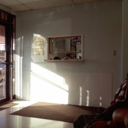 Nguyen Lieu Sanh, MD - Front reception desk.