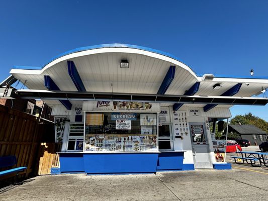 Tom's Dairy Freeze by null