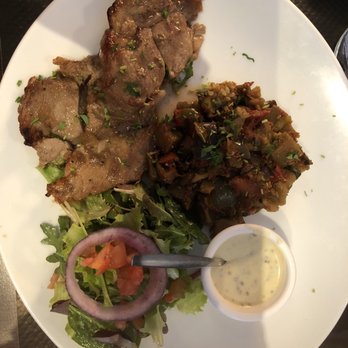 La Poulette de Grain - Épaule d'agneau ratatouille et salade - Cafes Near Me - Paris, 75
