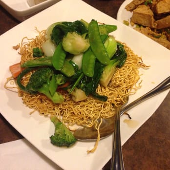Jade Garden Kitchen - Vegetarian chow mein - Chinese Near Me - North Vancouver, British Columbia Jade Garden Kitchen - Vegetarian chow mein - Chinese Near Me - North Vancouver, British Columbia