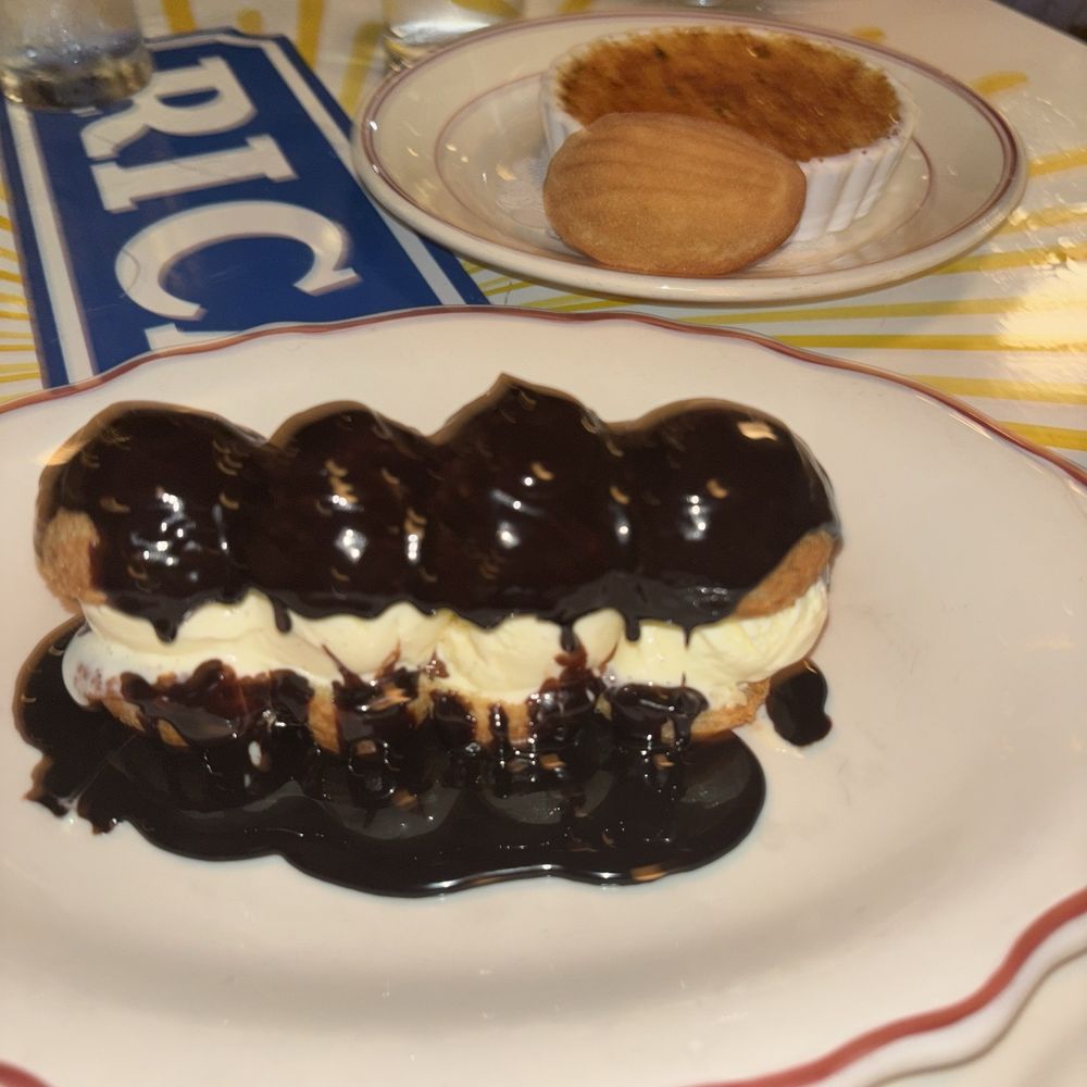 Le Diplomate - Eclair - Brasseries Near Me - Washington, DC, District of Columbia